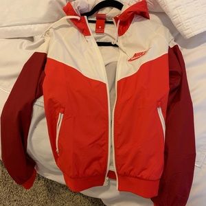 NEW nike windbreaker